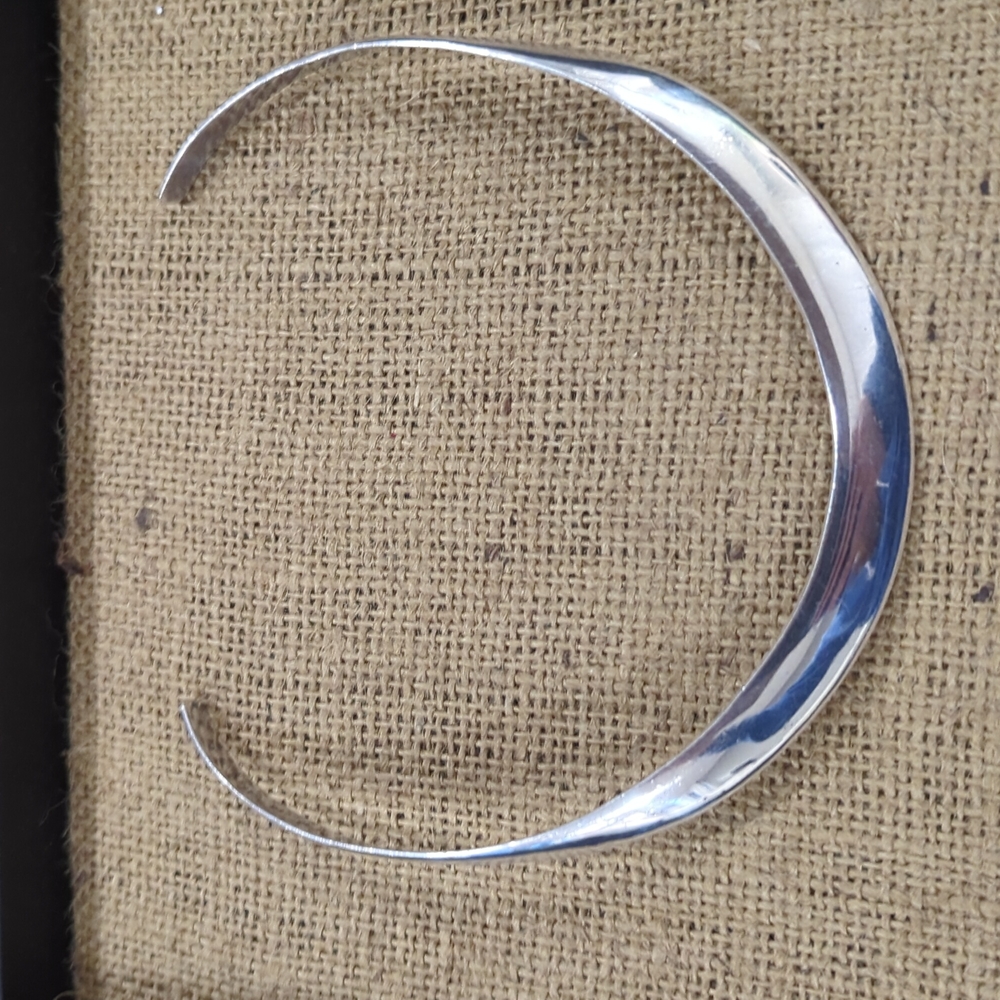 Sterling silver collar necklace